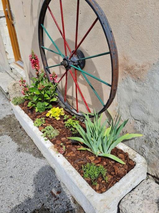 Gite Du Bibicherat Largillay-Marsonnay Buitenkant foto